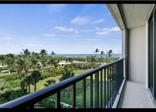 5047 N Highway A1A, Unit Ocean Front in Hutchinson Island, FL - Building Photo - Building Photo