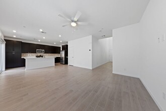 116 Brielle Beacon Ln in Henderson, NV - Building Photo - Building Photo