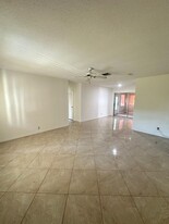 4106 NW 47th St in Tamarac, FL - Building Photo - Building Photo