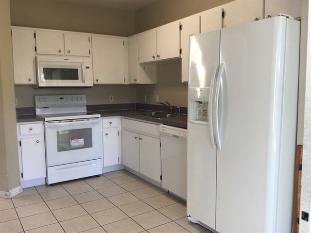 18110 Lembrecht Way in Tampa, FL - Foto de edificio - Building Photo