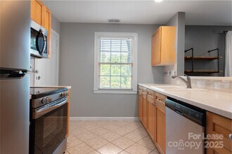 107 S Laurel Ave in Charlotte, NC - Building Photo - Building Photo