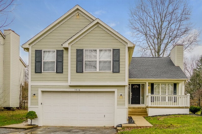 1516 Manor Dr
