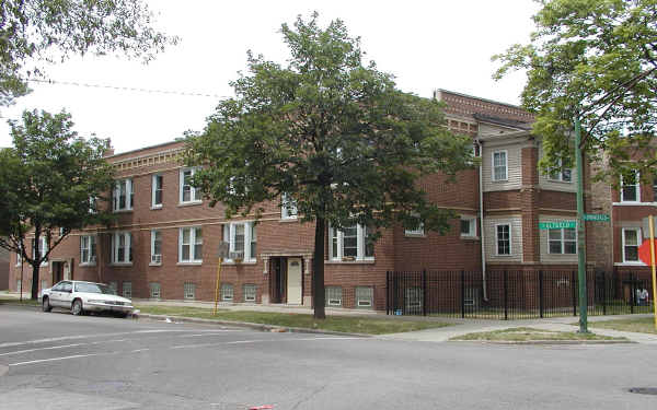 3904 W Altgeld St in Chicago, IL - Foto de edificio