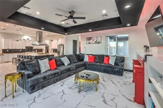 282 E Maulding Ave in Las Vegas, NV - Building Photo - Building Photo