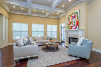 Country Club Pointe Apartment Homes in Lake Charles, LA - Building Photo - Interior Photo