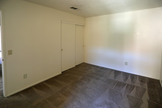 Casa Del Sol Apartment Homes in Victorville, CA - Building Photo - Interior Photo