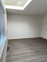 884 Park Dr, Unit 04 in Mountain View, CA - Building Photo - Building Photo