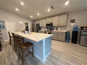 1358 Cascade Dr in Davenport, FL - Building Photo - Building Photo