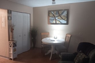 Altamonte Terrace in Altamonte Springs, FL - Foto de edificio - Building Photo