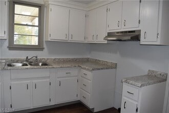 205 McFadden St in St. Clairsville, OH - Building Photo - Building Photo