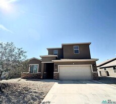 3709 Saguaro Dr in Carlsbad, NM - Building Photo