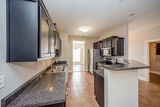 6416 Arbor Lake Dr E in Horn Lake, MS - Building Photo - Building Photo