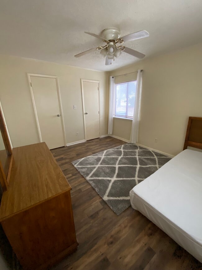 property at 950 Forestbrook Rd