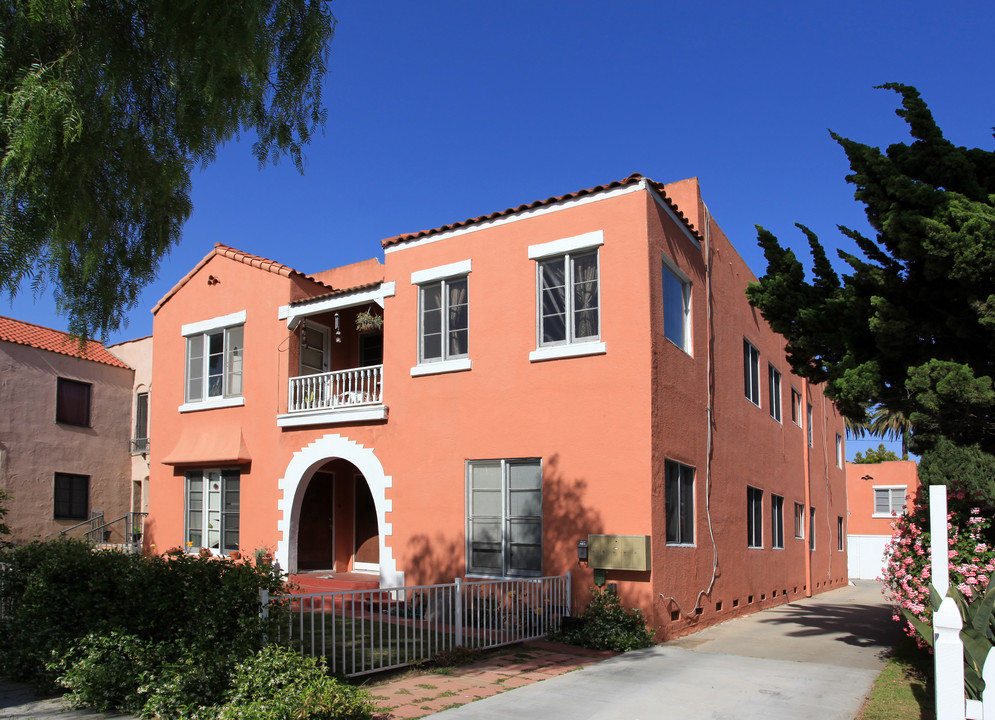 336 Obispo Ave in Long Beach, CA - Foto de edificio