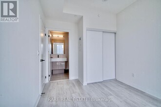 280 Dundas St W in Toronto, ON - Building Photo - Building Photo