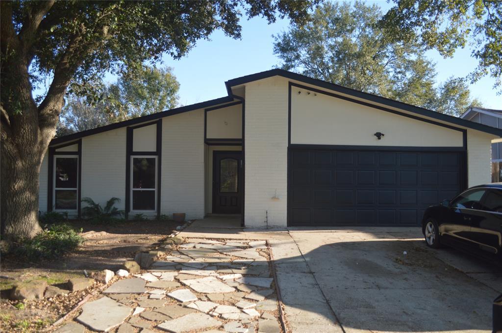 3919 Broken Elm Dr in Spring, TX - Building Photo