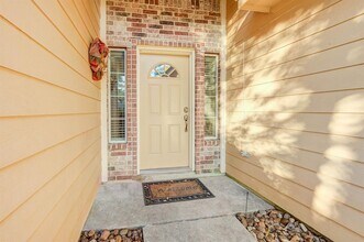 121 Clear Water W in Montgomery, TX - Building Photo - Building Photo