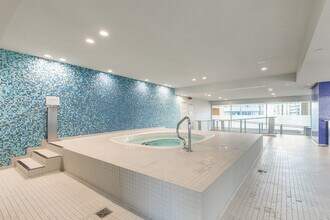 22 York St in Toronto, ON - Building Photo - Building Photo