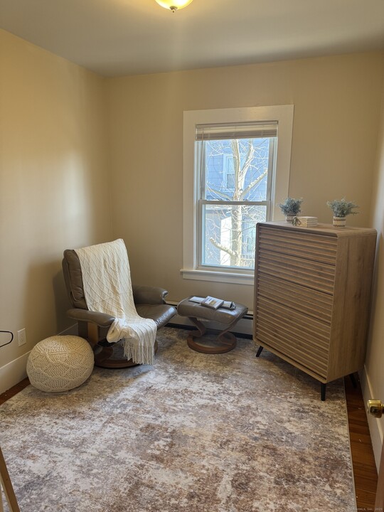 92 West St in Enfield, CT - Building Photo
