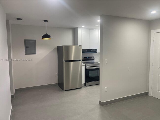 property at 115 W 28th St