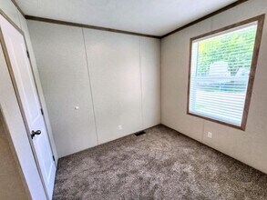 5810 US-20 in Wakeman, OH - Building Photo - Building Photo