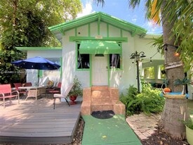 769 NW 10th St in Miami, FL - Building Photo