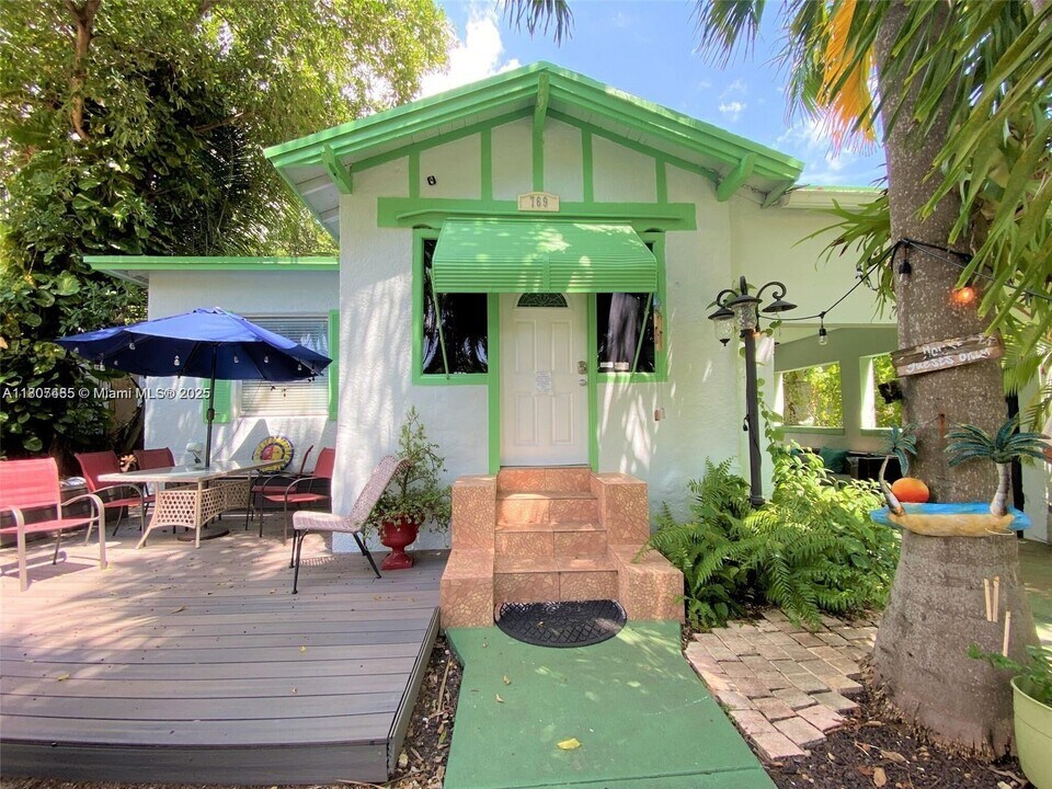 769 NW 10th St in Miami, FL - Building Photo