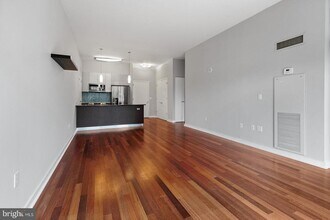 2101 Market St in Philadelphia, PA - Building Photo - Building Photo