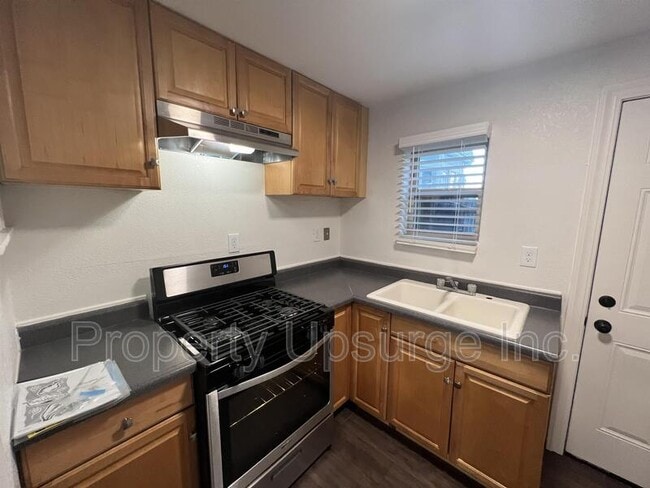 1245 Grant St in Red Bluff, CA - Building Photo - Building Photo