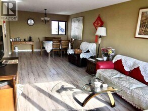 380 Pelissier St in Windsor, ON - Foto de edificio - Building Photo