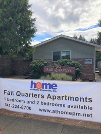 Fall Quarters in Corvallis, OR - Foto de edificio - Building Photo