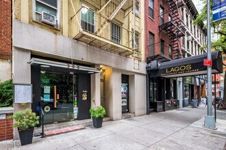 308 E 49th St in New York, NY - Foto de edificio - Building Photo