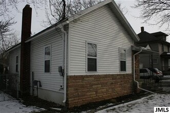 321 N West Ave in Jackson, MI - Building Photo - Building Photo