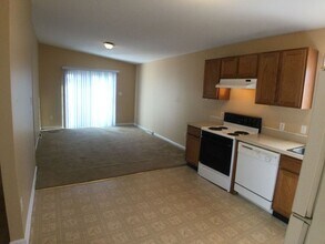 215 Teel St NE in Christiansburg, VA - Building Photo - Building Photo