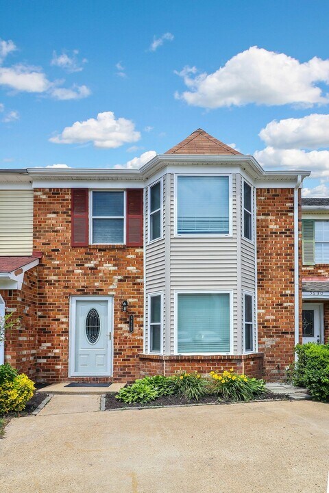 5632 Gates Landing Rd in Virginia Beach, VA - Building Photo