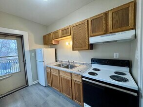 1515 Taylor Ave in Racine, WI - Building Photo - Building Photo