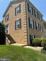 2016 Pieris Ct in Vienna, VA - Building Photo