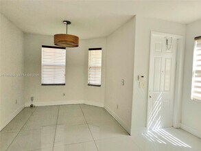8402 NW 114th Path in Doral, FL - Building Photo - Building Photo