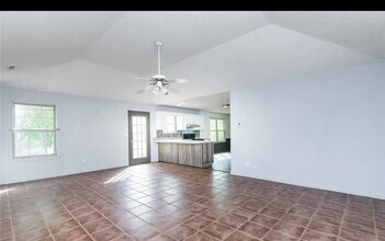 4105 Lakeside Dr in Sellersburg, IN - Building Photo - Building Photo