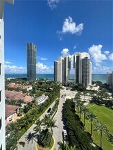 19370 Collins Ave in Sunny Isles Beach, FL - Foto de edificio - Building Photo