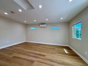 17927 Welby Way in Los Angeles, CA - Building Photo - Building Photo