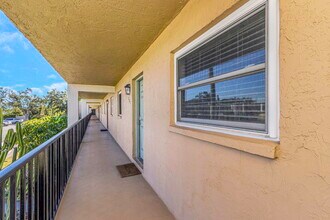 12300 Park Blvd, Unit 221 in Seminole, FL - Building Photo - Building Photo