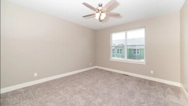 7235 Genesis Way in Bettendorf, IA - Building Photo - Building Photo