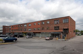 Apex Centre in Newmarket, ON - Building Photo