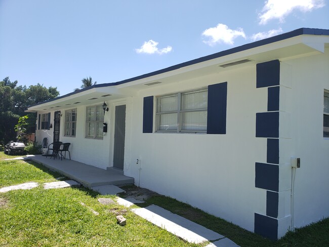 1430 NE 118th Ter in Miami, FL - Building Photo - Building Photo