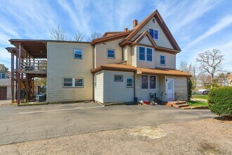 289 Walnut St in Stoughton, MA - Building Photo - Building Photo