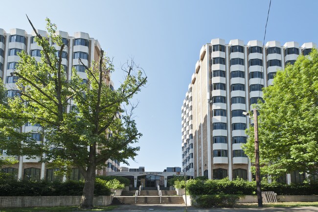 Middleton Towers in Atlanta, GA - Foto de edificio - Building Photo
