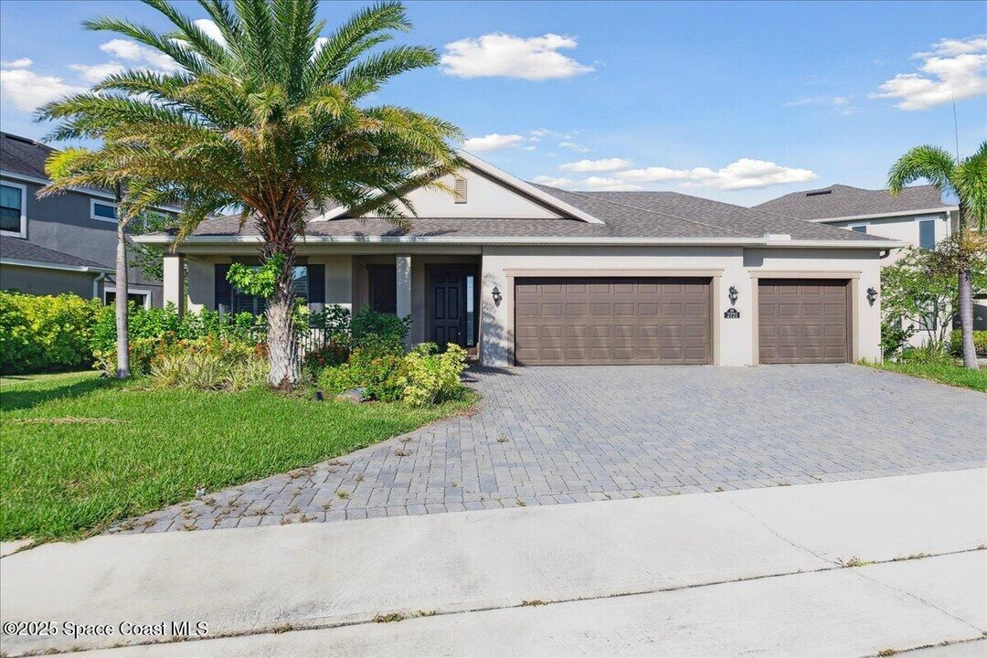 2721 Casterton Dr in Melbourne, FL - Building Photo