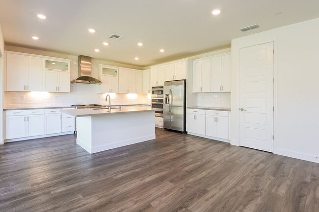 561 Laceneck Ct. in El Dorado Hills, CA - Building Photo - Building Photo