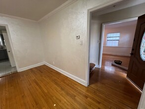 11014 67th Dr in Forest Hills, NY - Building Photo - Building Photo